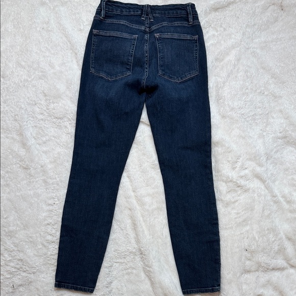 Good American Deep Indigo Skinny Jeans - Picture 7 of 9